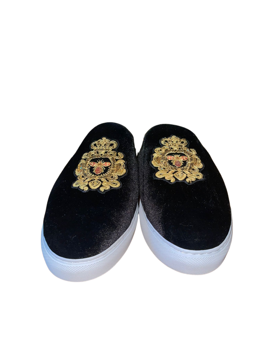 Royal Bee Empire Crested Shoe